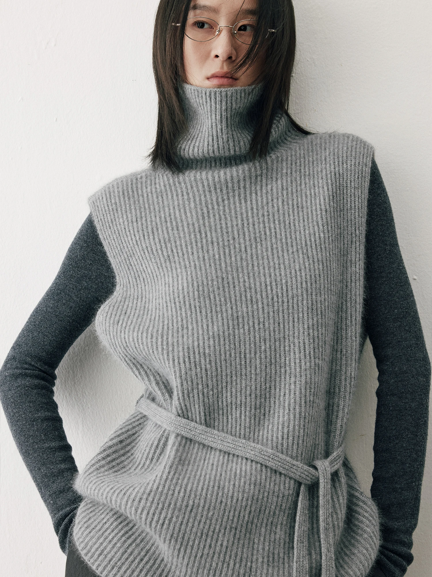 

Женский свитер-жилет HaveRice Restaurant Casual из вязаного трикотажа с высоким воротником, завязками на талии и вставками из кроличьего меха и шерсти, весна-осень