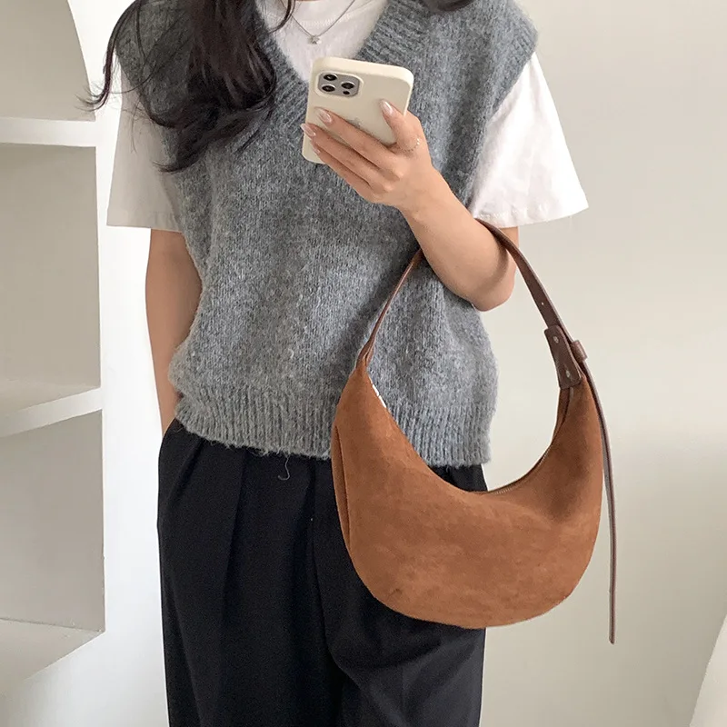 

Autumn and winter multi-function lazy simple suede large capacity handbag 2026 women's underarm crescent commuter shoulder bag
