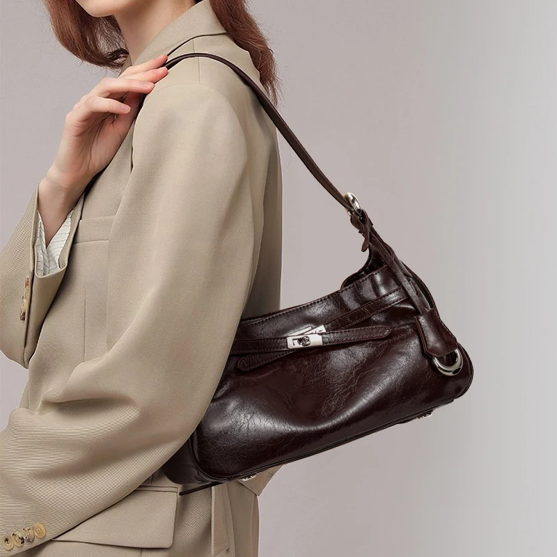 

Genuine leather cowhide women's shoulder bag with pendant, large-capacity storage bag, crossbody travel bag, hobo bag