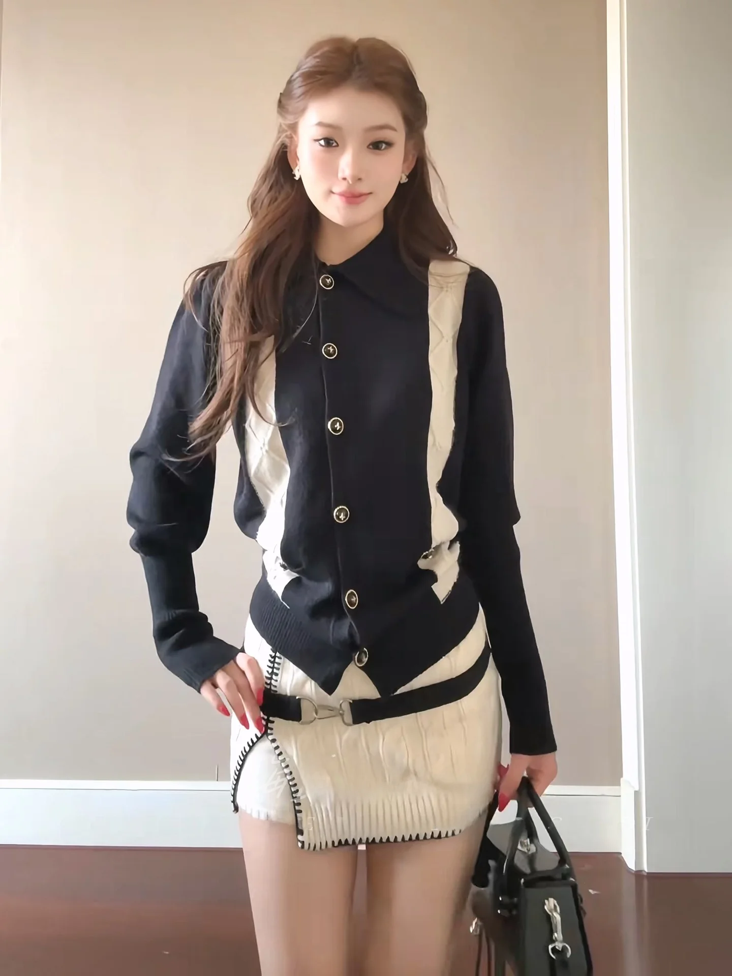 

Классический черно-белый вязаный кардиган в стиле колор-блок, свободный крой, женский модный комплект: весенняя юбка с высокой талией и короткими рукавами