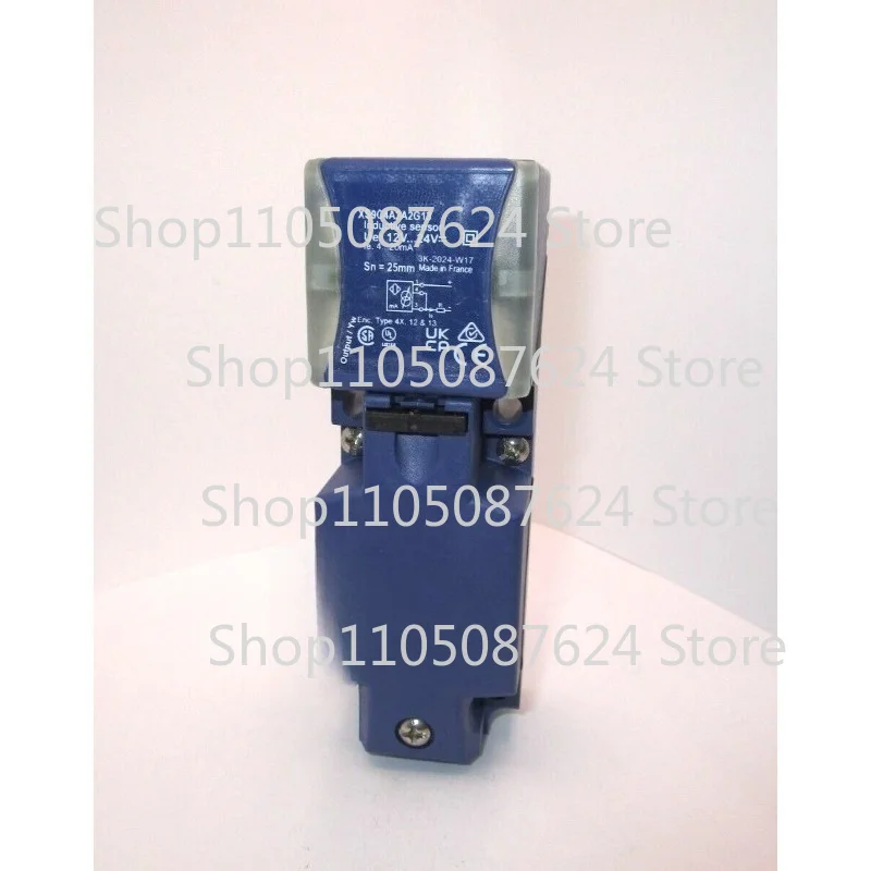 YY  XS9C4A2A2G13 For TELEMECANIQUE Inductive proximity sensor FAST SHIPPING