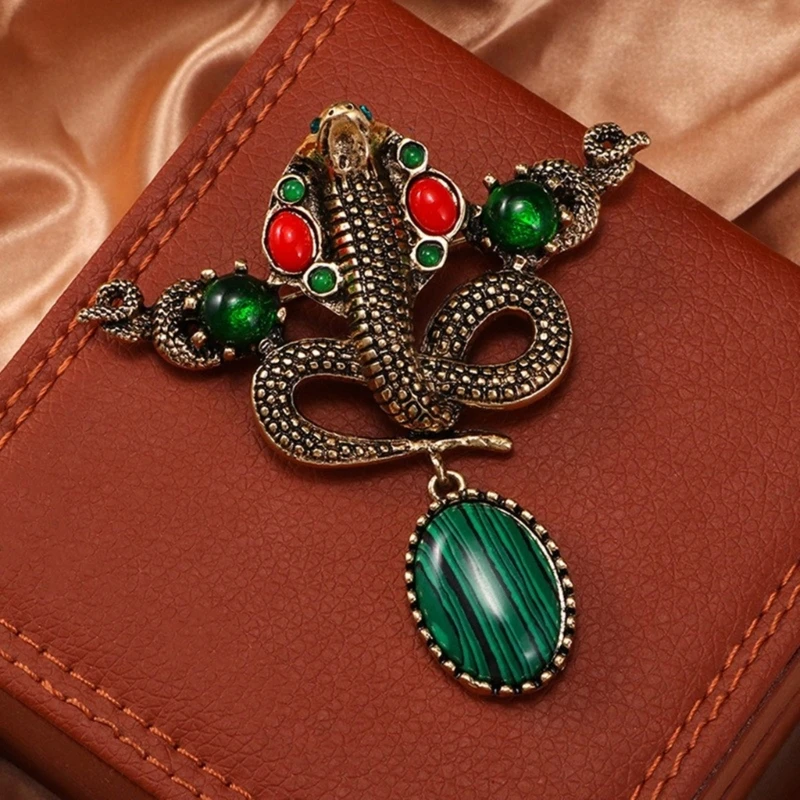 Stylish Indian Snake Brooch with Elegant Detail Accessory for Costume Decoration A0KD