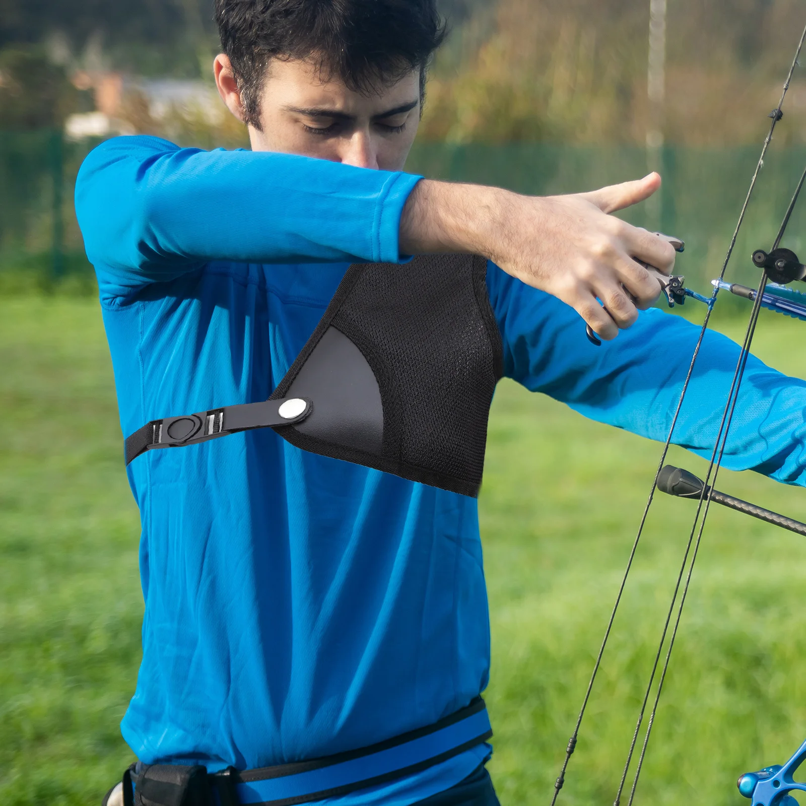 

1Pcs Archery Chest Protector Nylon Durable Adjustable Breathable Protective Archery Gear Chest Protector