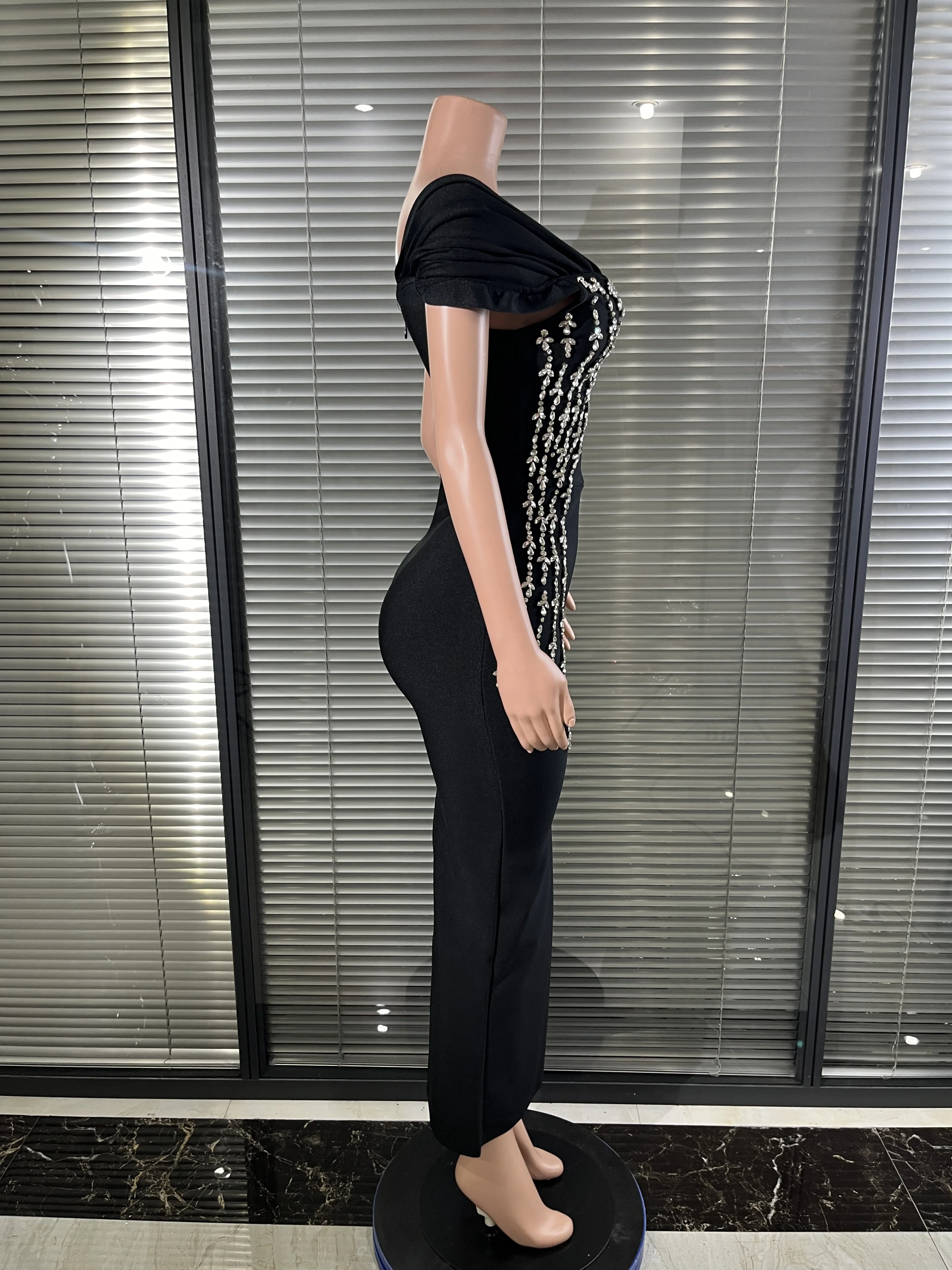 Minimalist Glamorous Black Red Long Bodycon Bandage Dress Luxury Rhinestone Evening Party Celebrity Elegant Club Dress