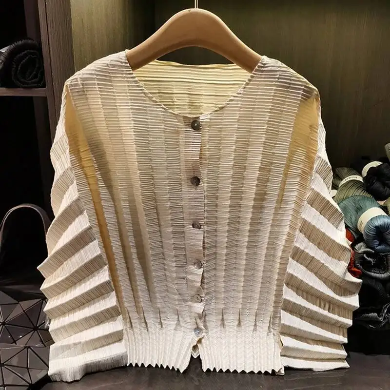

Women's High-end Longsleeve Jacket Spring New Lightweight Ribbed Wrinkled Design Fashion Niche Signle Breasted To61N6