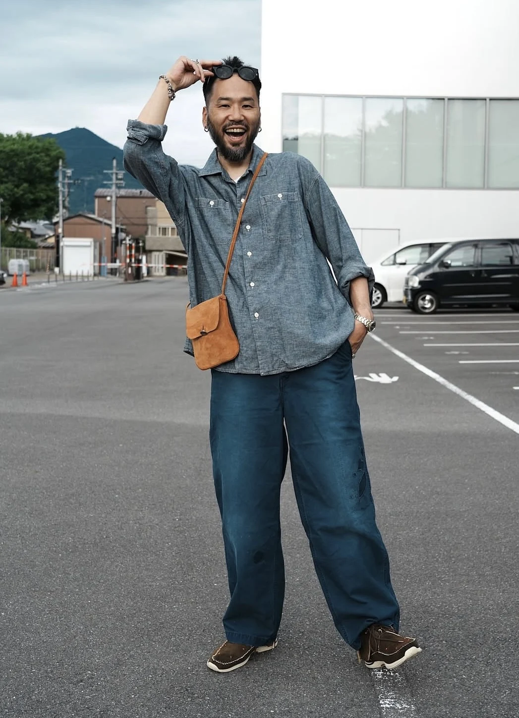 

VISVIM WMV EX WIDE CHINO PANTS CRASH Dyed and damaged loose trousers