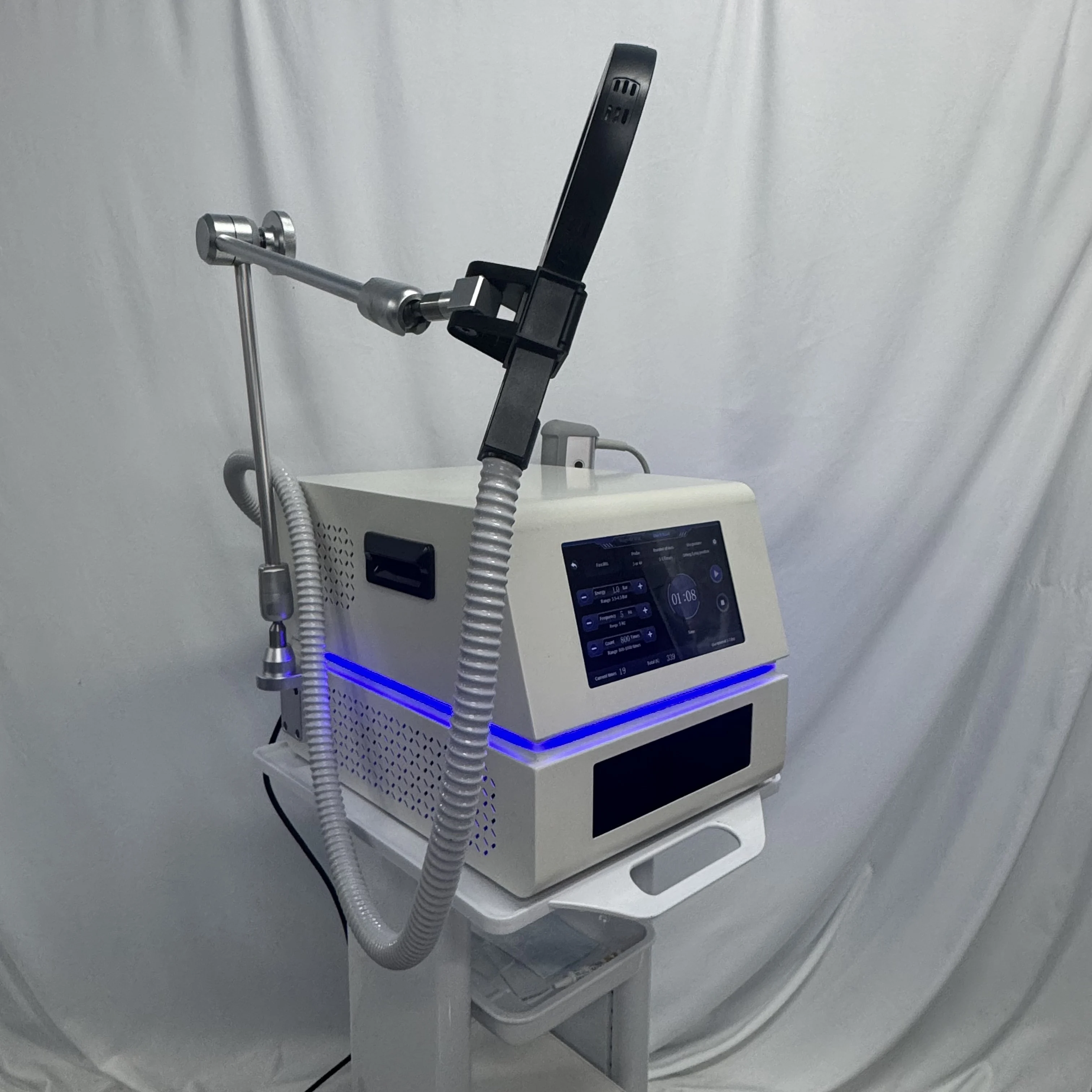 

Аппарат для магнитотерапии EMTT Physio: облегчение боли, перкуссионный массаж, разработка фасций, ПЕМФ-терапия, лечение спортивных травм