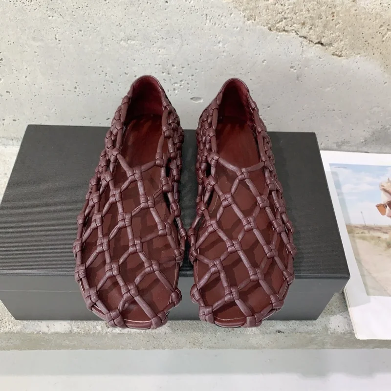 

2025 New Fashion Women Summer Casual Sandals Flats Fashion Round Toe Mesh Weave Design Concise Solid Hollow Leather Ladies Hot