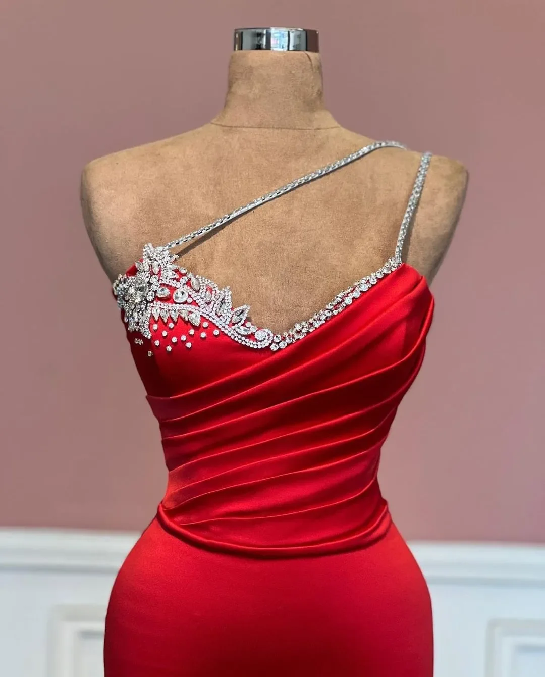 New Red Straight Evening Dresses One-Shoulder Floor-Length Beaded Crystal Satin long Backless Plus Size Custom