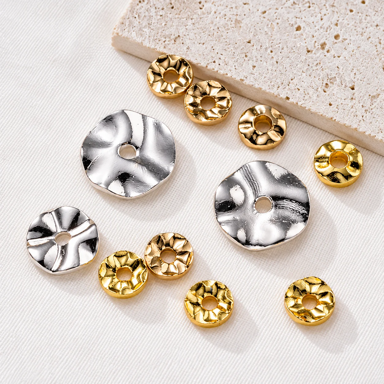 30pcs 14K 18K Gold Plated 4 6 8mm Flat Round Metal Spacer Beads Wave Necklace Beads For DIY Earing Bracelet Jewelry Components
