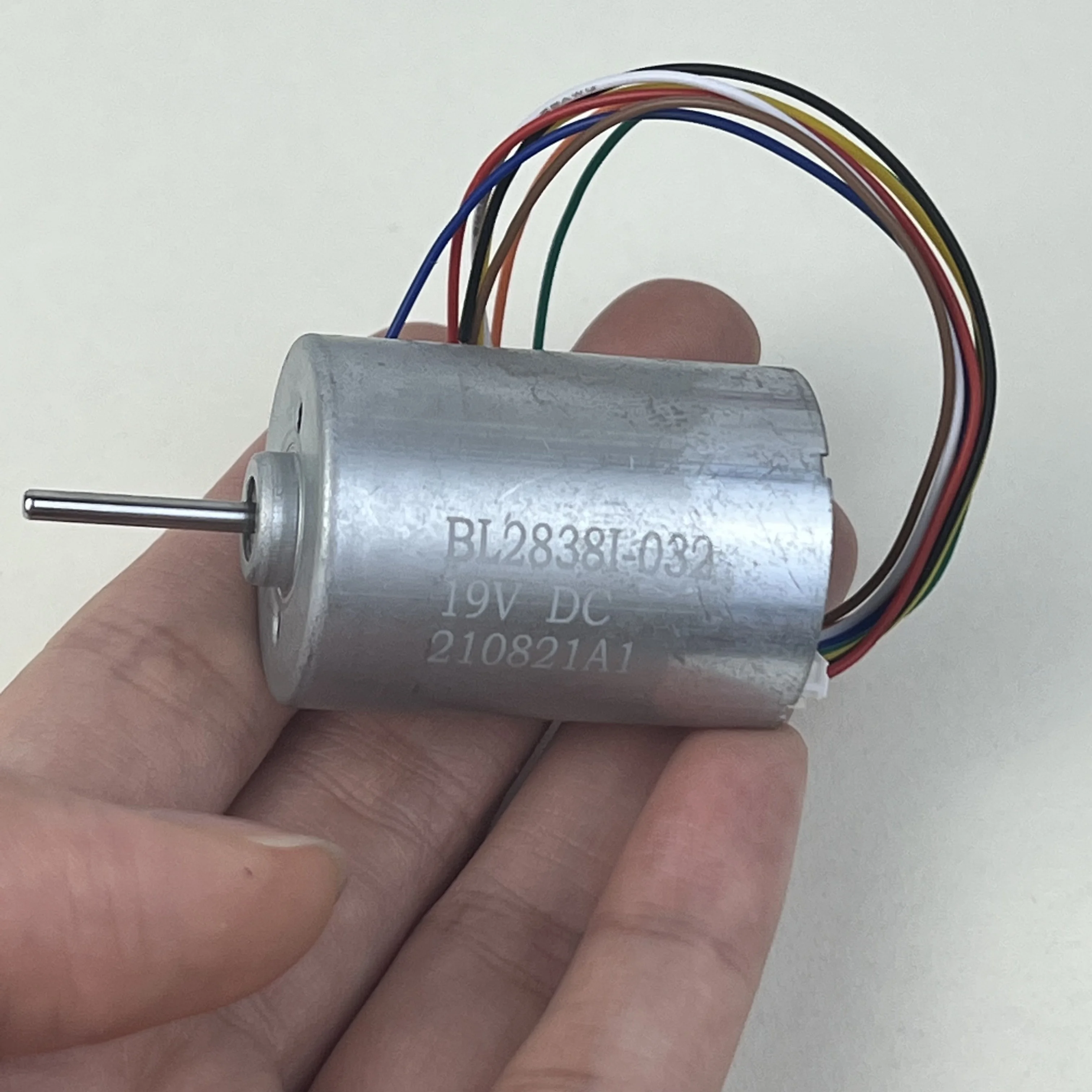 

BL2838 Brushless Motor DC 12V-24V Small Internal Rotor High Torque Low Noise with Hall 3-Phase 8-Wires