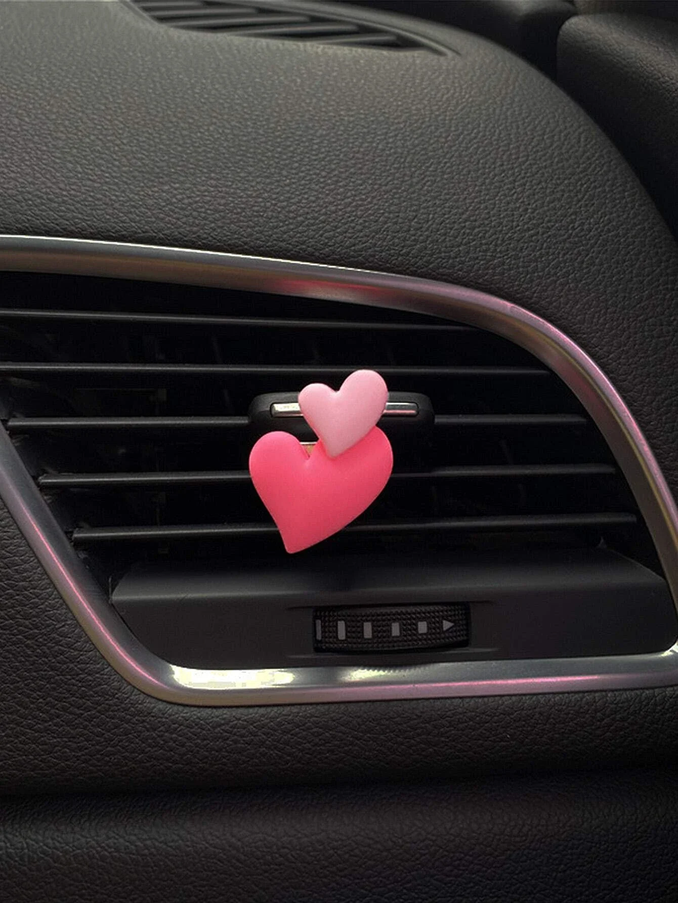 

Heart Design Car Air Outlet Clip