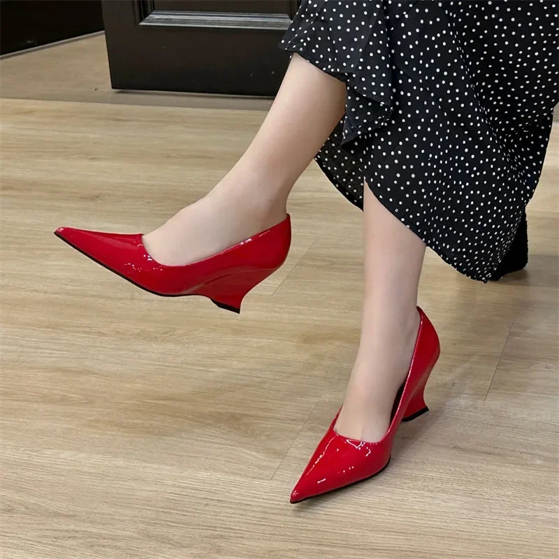 

2026 New Women Shoes Sexy Patent Leather Pointed Tip High Heels for Woman French Style Casual Shoes Designer Shoes Zapatos Mujer