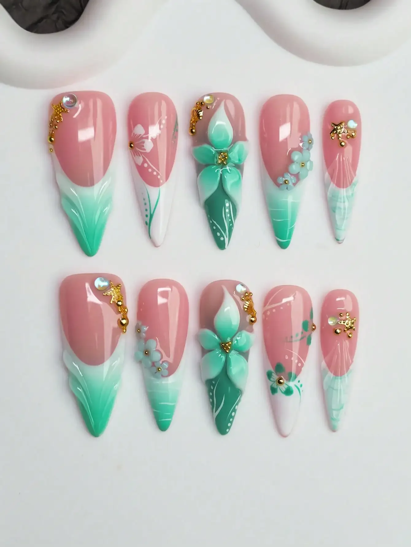 

10pcs Handmade Almond-Shaped Y2K Baddie Style Press-On Nails, Nude & Green Color With French Tips, Bubble Beads, Starfish, Flowers, Waterdrop, Carved Designs, Suitable For Party, Wedding, Daily Wear, Includes Tool Kit, Great Gift For Women & Girls