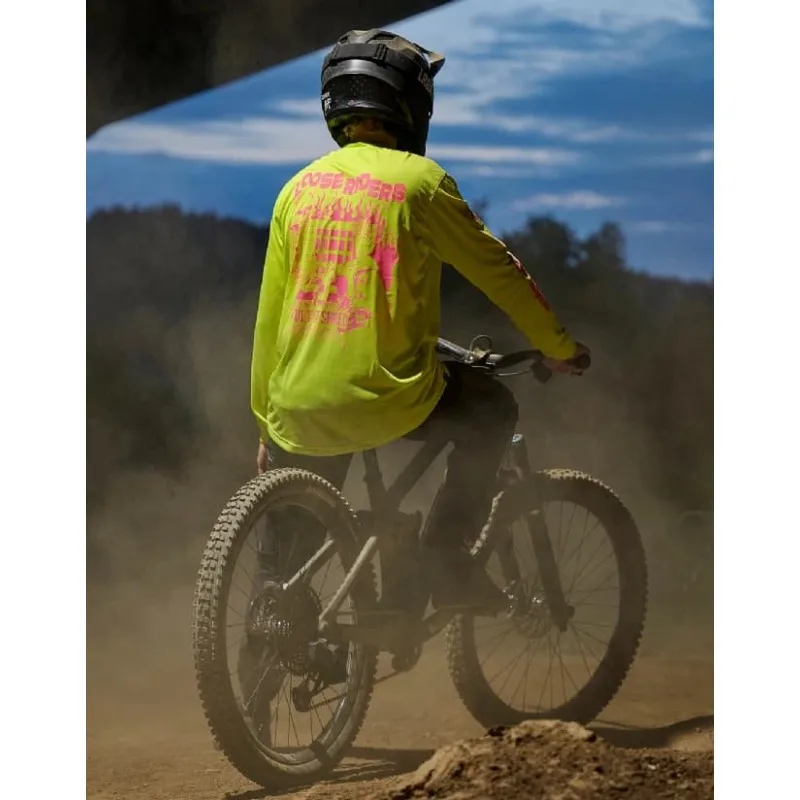 

25 Off-road Motorcycle Fast Drying Mountain Bike Loose Riders Sweat Absorbing and Breathable Men's Long Sleeved Riding Suit