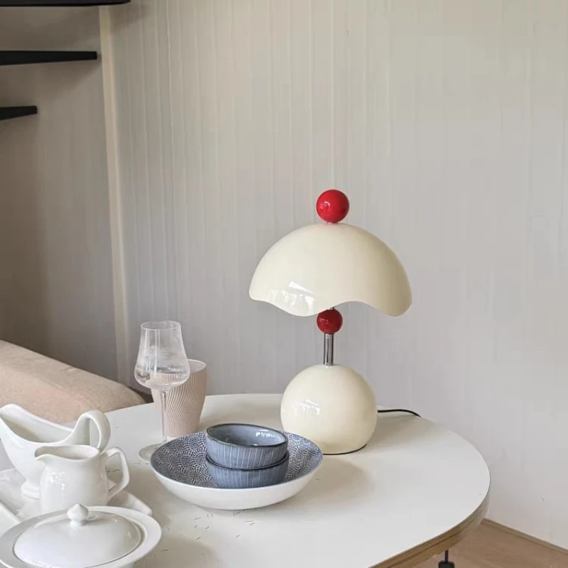 Modern Minimalist Cream Style Eggshell Table Lamp Bauhaus LED table light for Study Room Bedroom Bedside Lighting Fixture