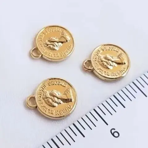 

14K Gold Color Plated Brass Pendant, Queen Elizabeth Head Pendant, DIY Pendant, Queen Elizabeth Head Pendant