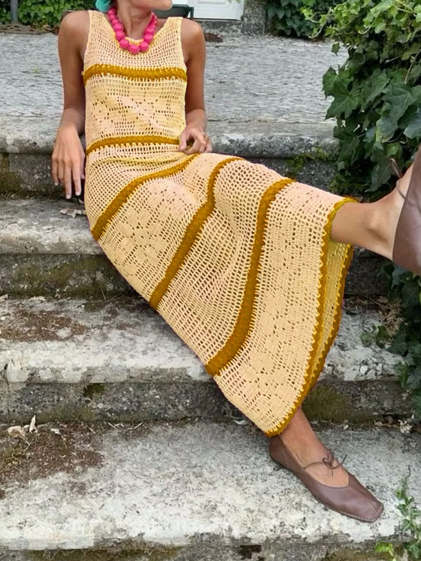 

2025 Women Cover-Ups Hollow Out Crochet Cover Up Swimwear Sleeveless Bikini Dress Smock Split Sexy Beach Knitwear Solid Swimsuit