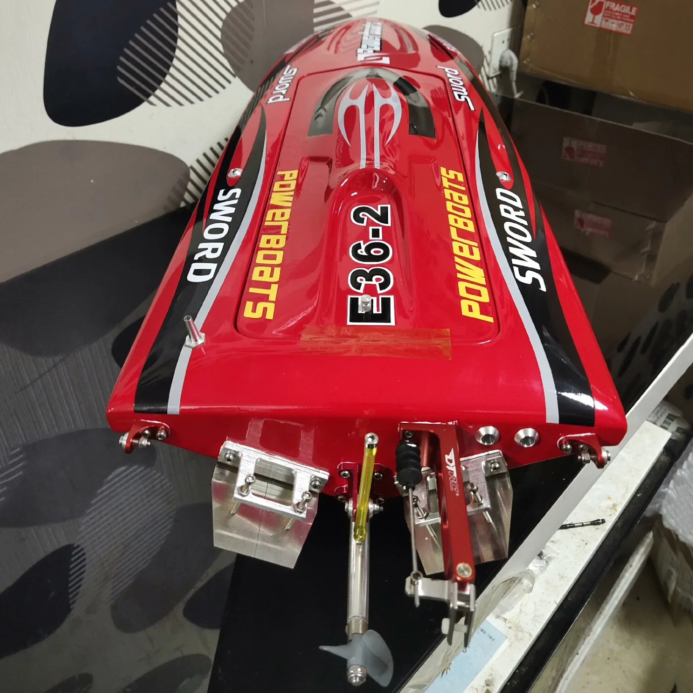 106 cm RC Boot Scharfe Pfeile E36 Fernbedienung Schnellboot Aus Fiberglas Material Autolack RC Boot Rumpf Erwachsene Spielzeug geschenk