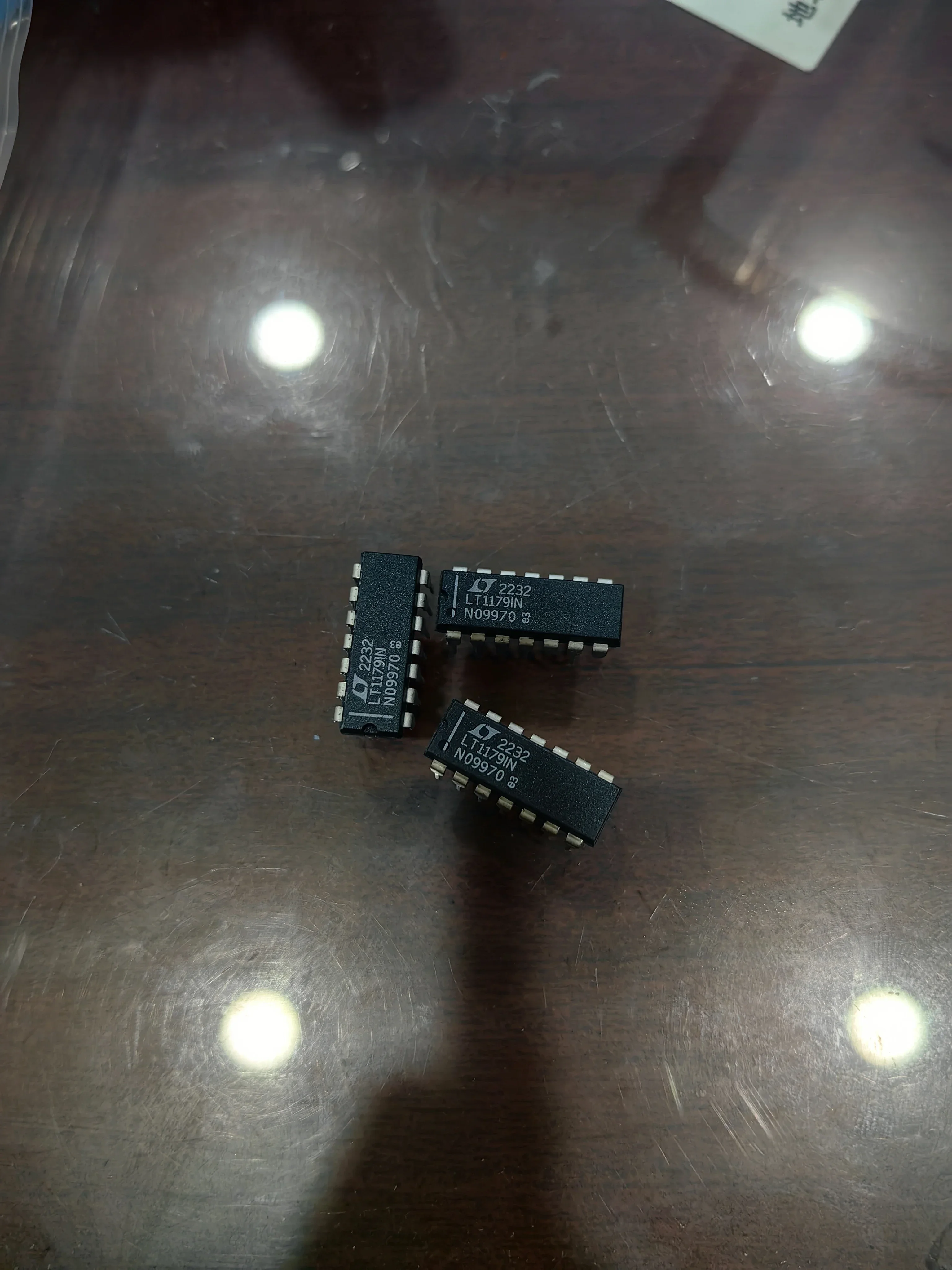 LT1179CN LT1179IN LT1179SW LT1179 - 17µA Max, Quad, Single Supply, Precision Op Amps