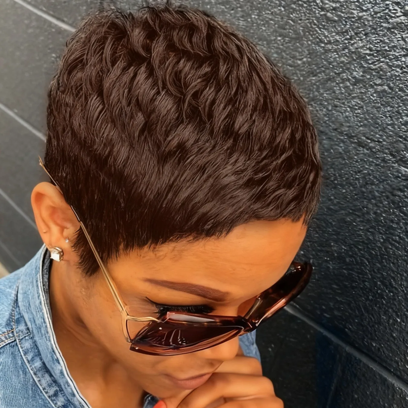 شعر مستعار بشري قصير مستقيم الطبقات بلون بني وأسود بورجوندي مصنوع آليًا للنساء للاستخدام اليومي للحفلات #3