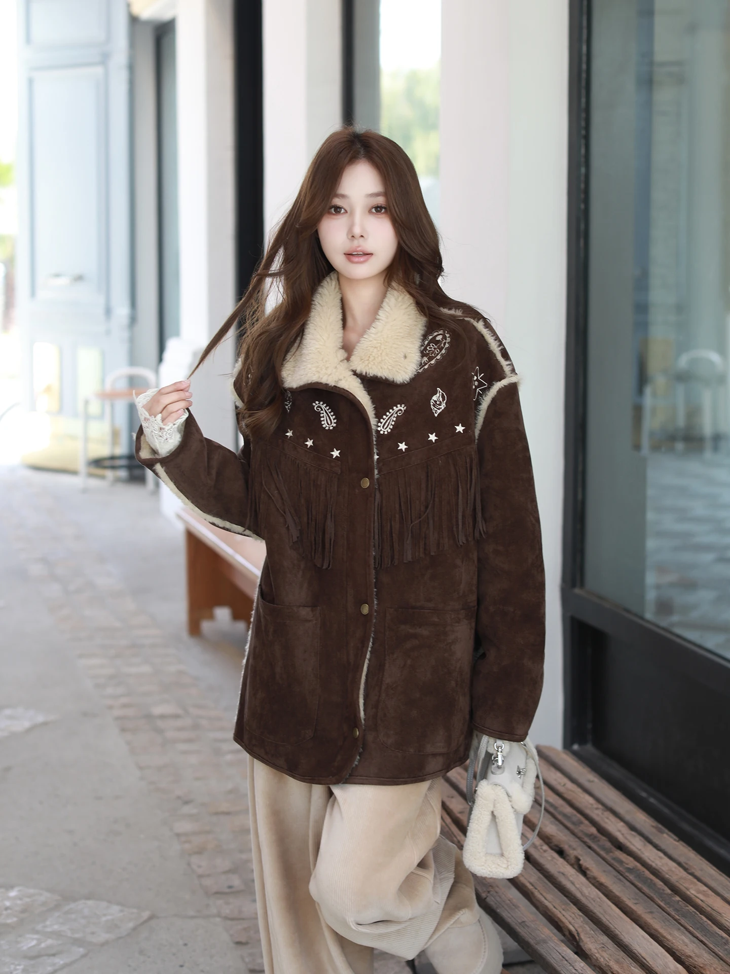 

Женская верхняя одежда MESA5: Теплая ретро-куртка с вышивкой в стиле пейсли, цветочным узором и бахромой, универсальная модель