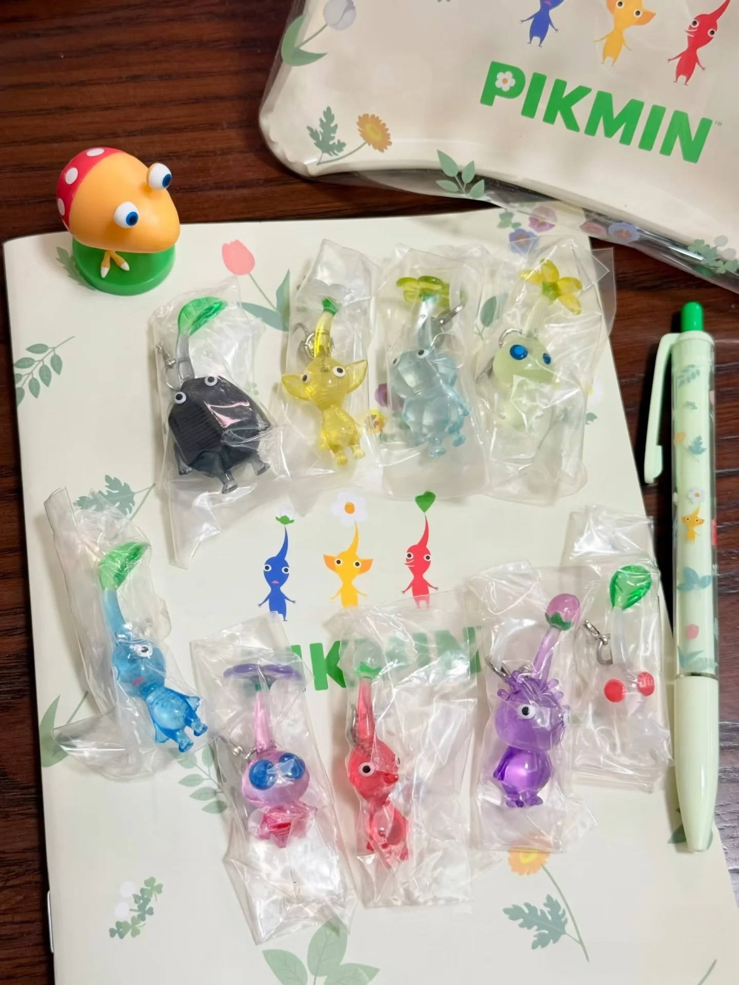 Bandai PIKMIN Nintendo Game Characters Action Figures Model Key Backpack Pendant Gashapon Ball Collectibles Official Genuine