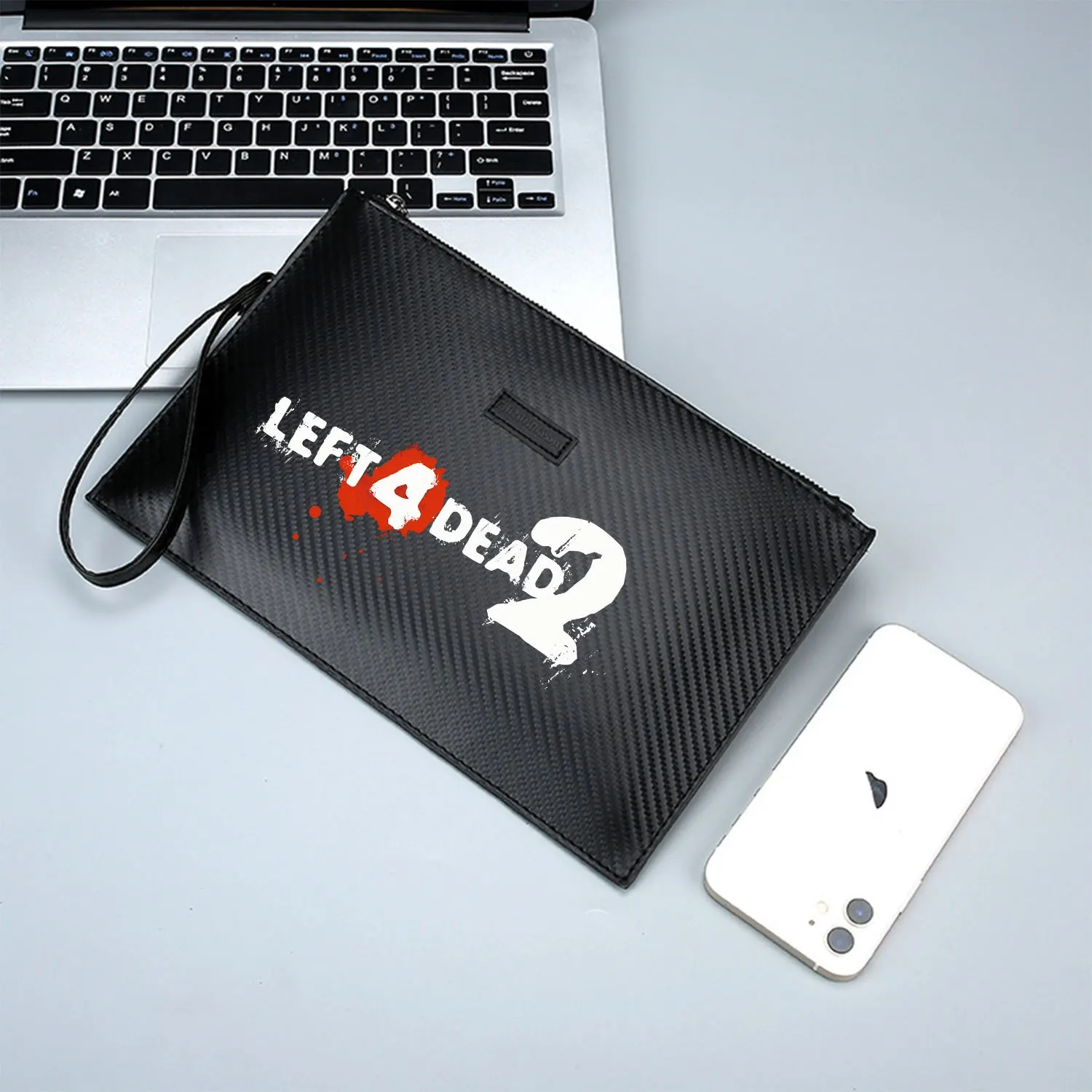 حقيبة يد رجالية من البولي يوريثان مطبوعة باللون الأبيض ورسومات رذاذ الدم، عصرية وعملية للحمل اليومي