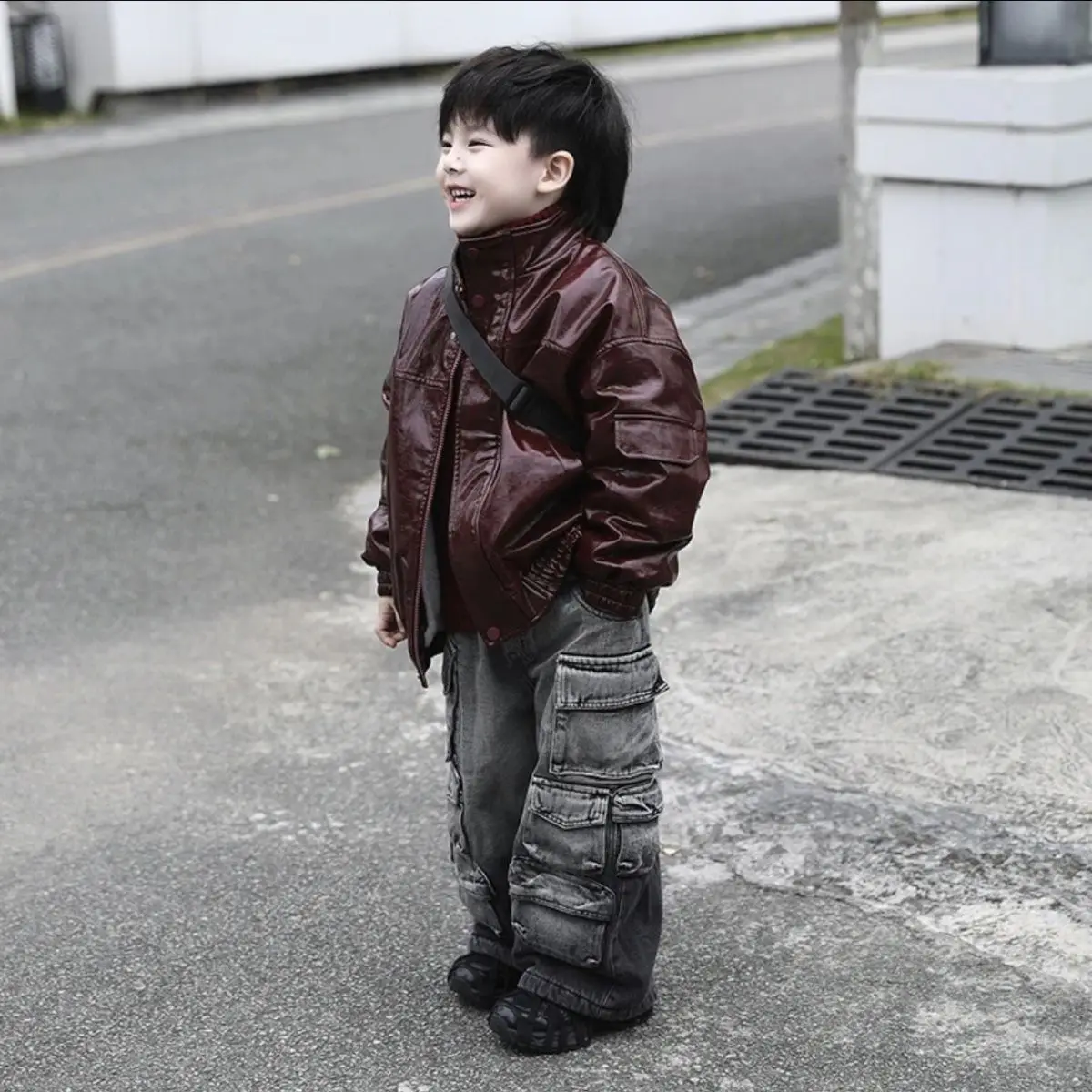 

Boys' Thick Velvet PU Jacket 2025 Winter New Style Retro Lacquer Leather Red Fashion Leather Top Coat Baby Winter Clothing