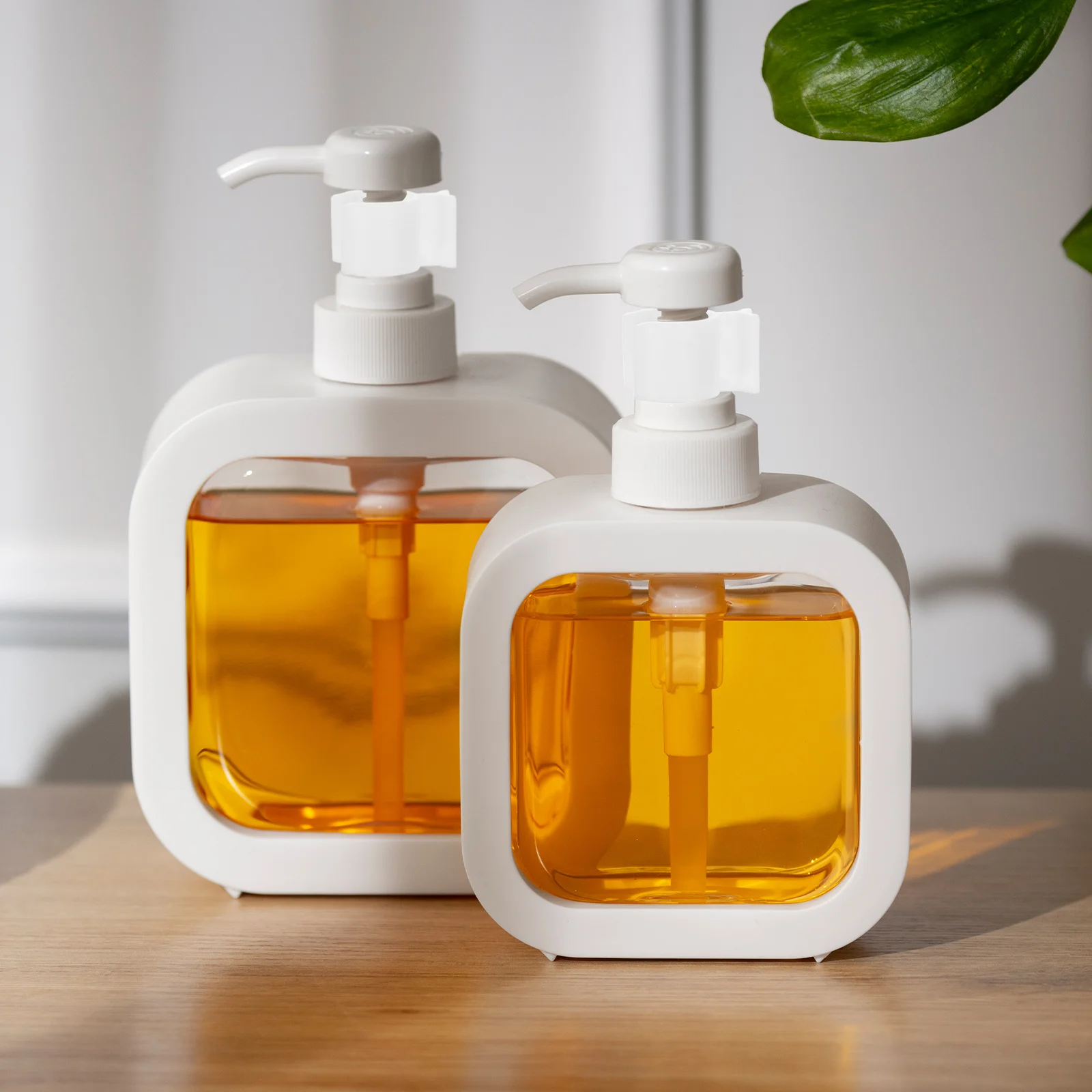 

GLEAVI 30pcs Plastic Bottle Pump Lock Clips for Leakproof Cleansing Oil Lotion Dispenser Accessory Collar