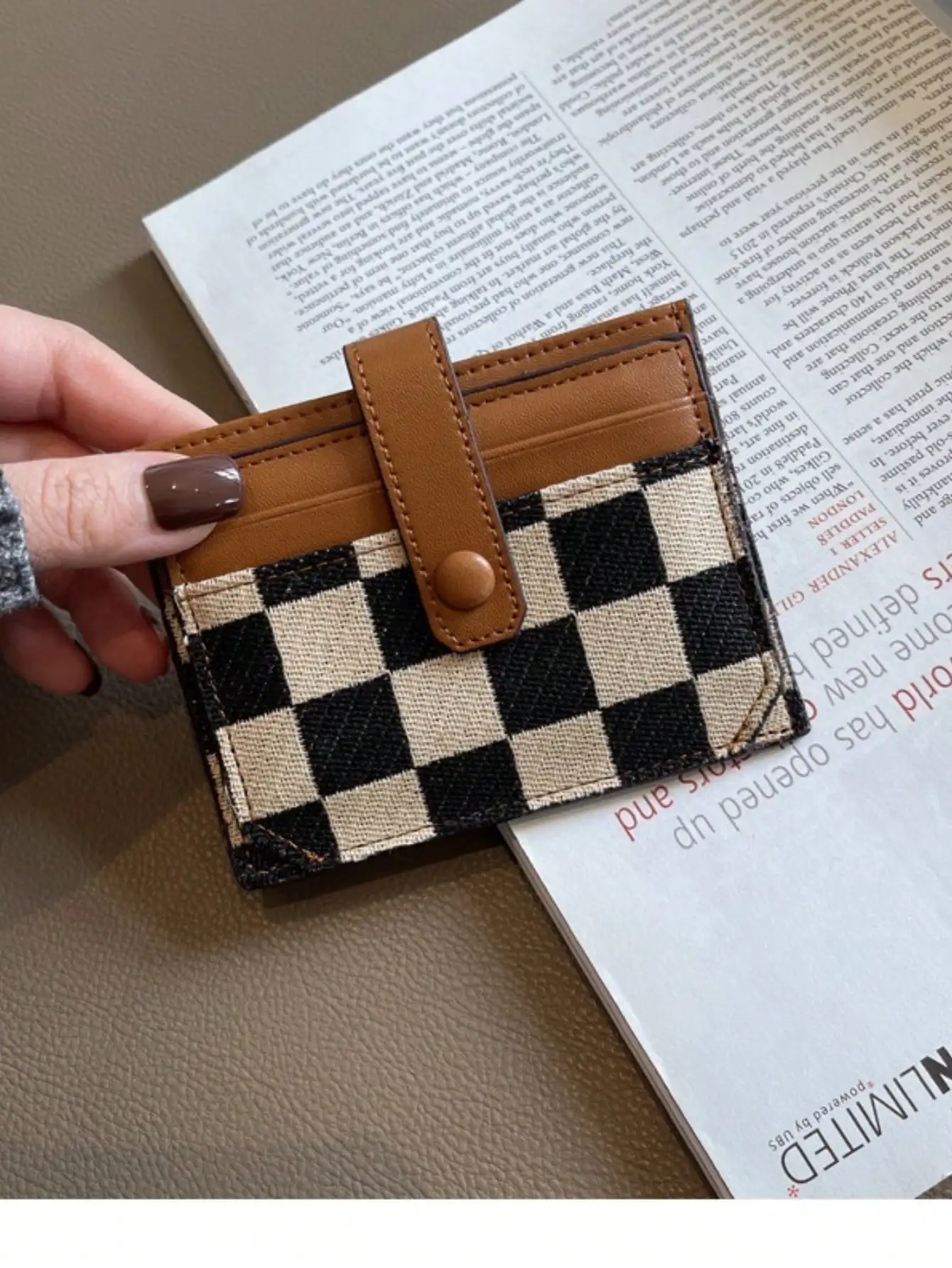 

Women's Fashion Short Casual Canvas Minimalist Lightweight Wallet, 10 Card Slots, PU Leather Zipper & Snap Closure, Leather Lini