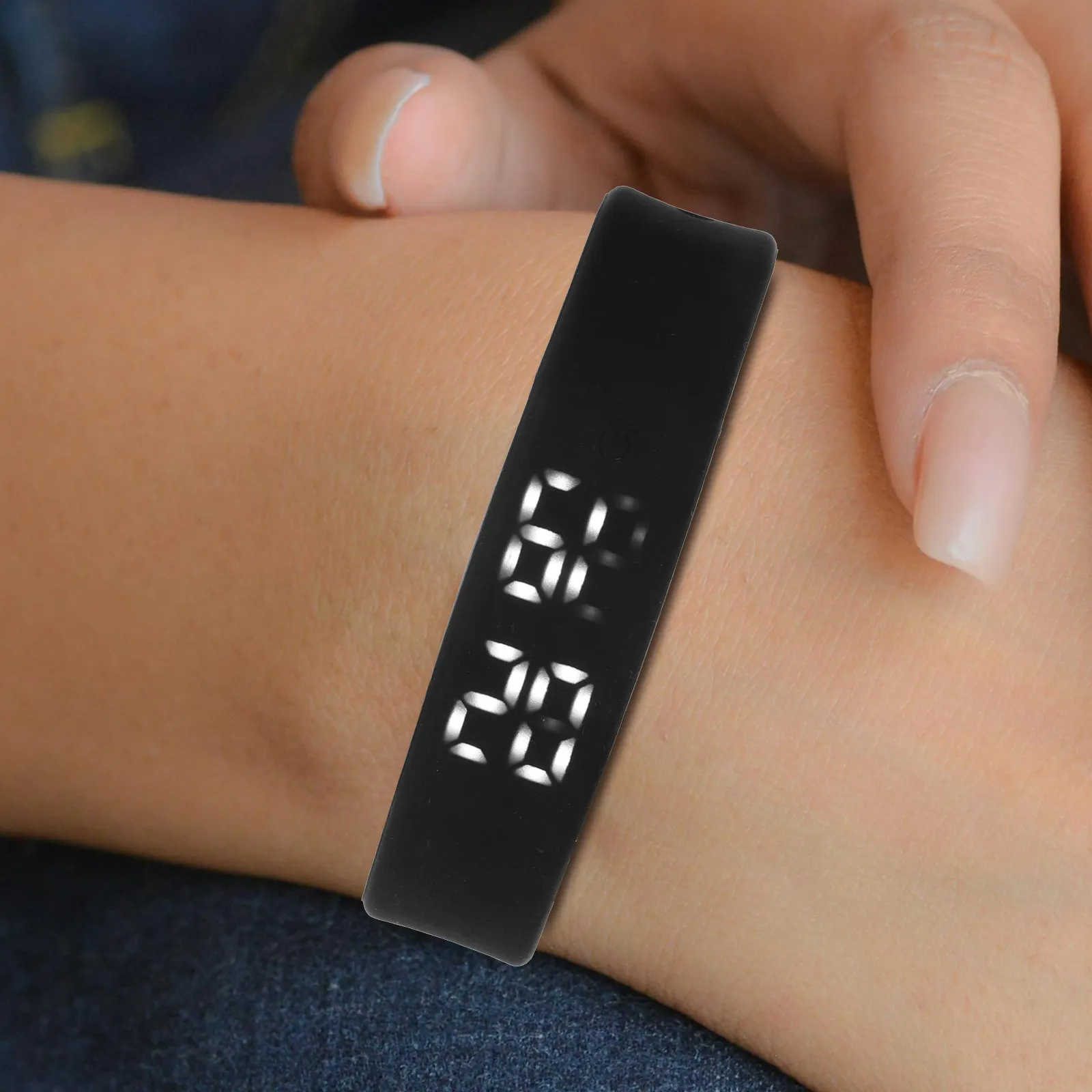 

Smart Wristband Gel LED Display Real Time Temperature Vibration Alarm Rechargeable Easy Operation Outdoor Sports