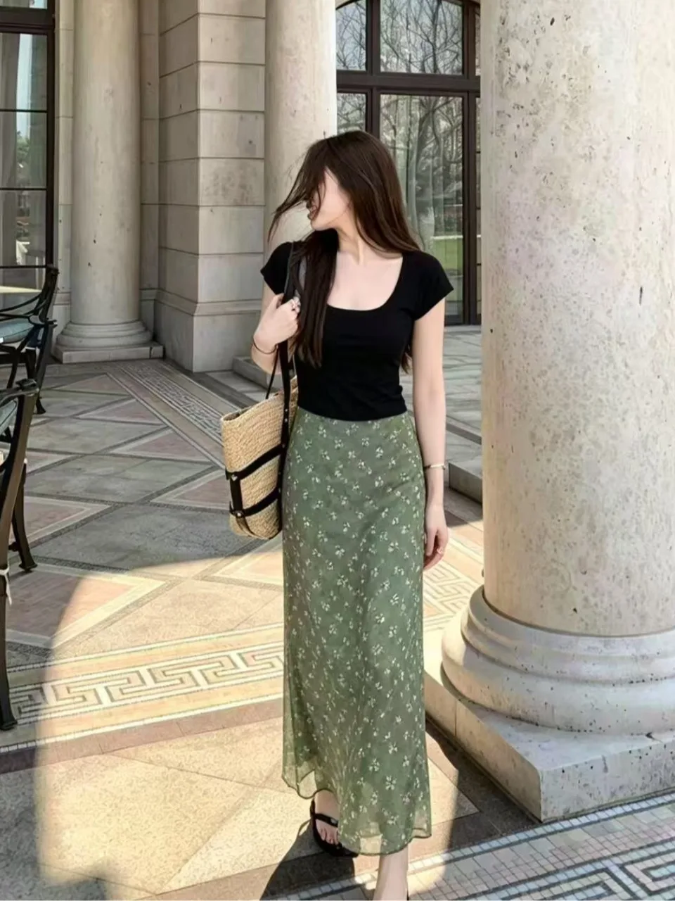 

Soft Style plus Size Summer Outfit Loose Short Sleeve T-Shirt Floral Half Skirt Two-Piece Set for Pear Shaped Women