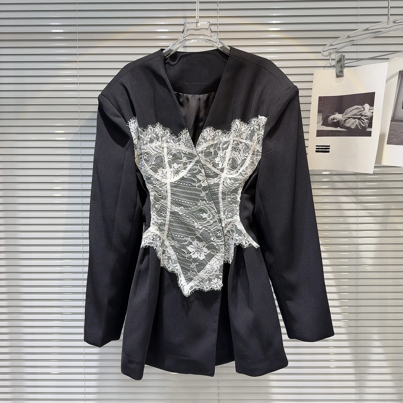 

Модное бикини с v-образным вырезом, кружевная вышивка, женская ветровка с рисунком, весна 2022, длинное све, обычное, тонкое, чистый цвет