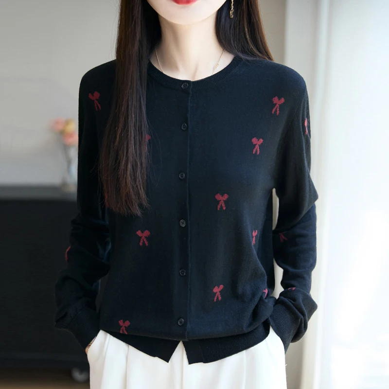 เสื้อคาร์ดิแกนแคชเมียร์ผู้หญิง ฤดูใบไม้ร่วง/ฤดูหนาว 2025 คาร์ดิแกนผูกโบว์ดอกไม้สีตัดกัน เสื้อคลุมผู้หญิง