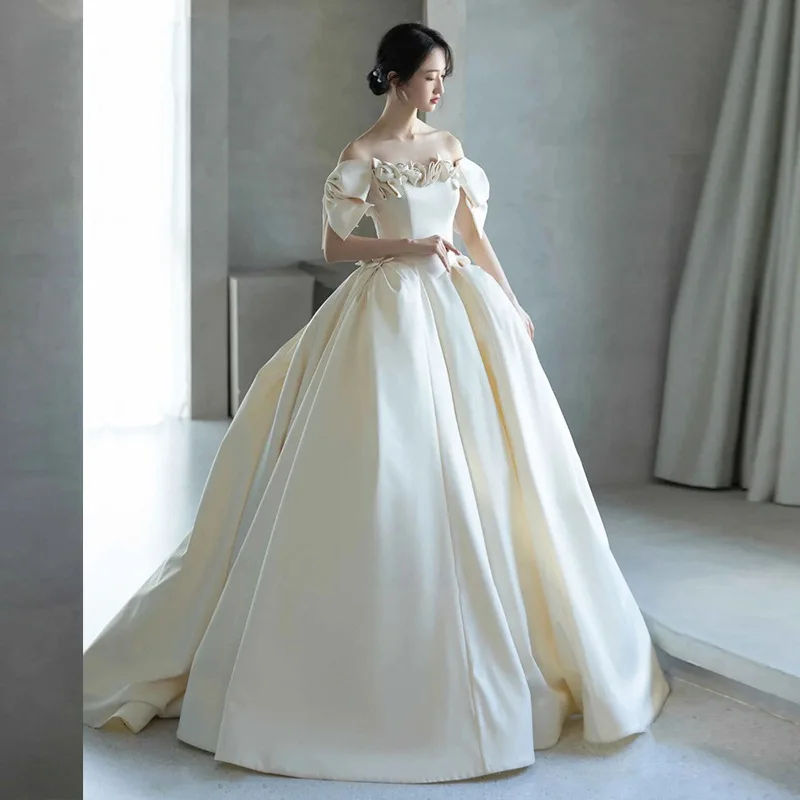 Charming Ball Gown Wedding Dress Bow Shaped Sleeves Handmade Flower Decorated Strapless Bridal Dress Elegant Wedding Gown SWD276