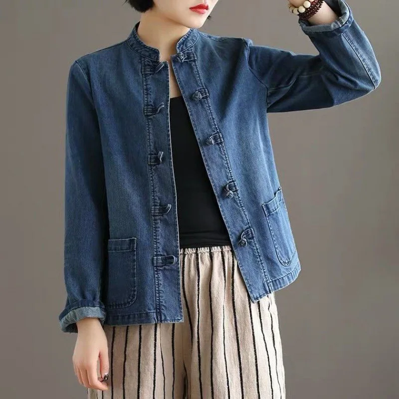 

2024 Women's Artistic Retro Ethnic Style Embroidered Chinese Knot Button Outer Wear Outer Wear Casual Denim Jacket