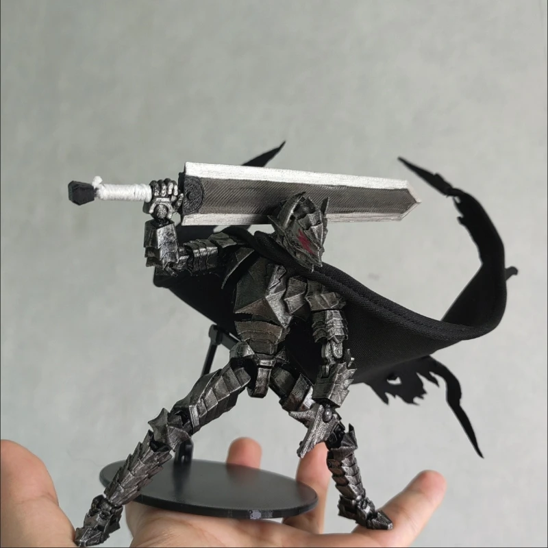 Jouet imprimé en 3D, modèle Berserker, figurine d'action multi-articulée avec plusieurs positions, décoration de maison, ornement de table, comprend une Cape