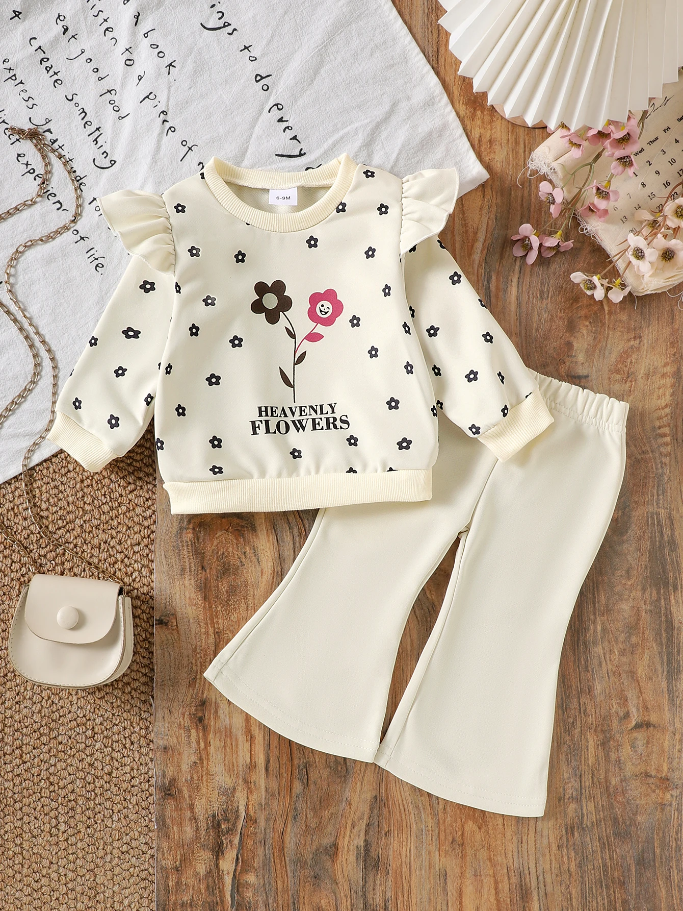 Autumn and Winter New Style Girl Sweet and Cute 1-3 Years Old Flower Pattern Apricot Long-Sleeved Sweater + Pant Set