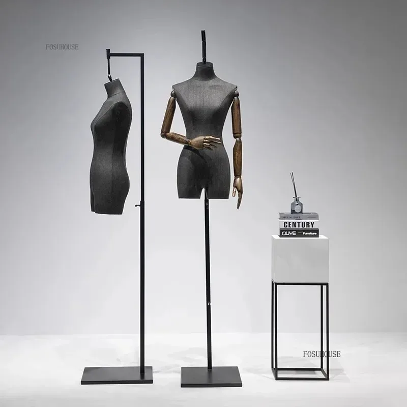 

Male Half-body Mannequin Display Stand High-end Clothing Store Hanging Mannequins Props Men's Clothing Window Hanging Mannequin