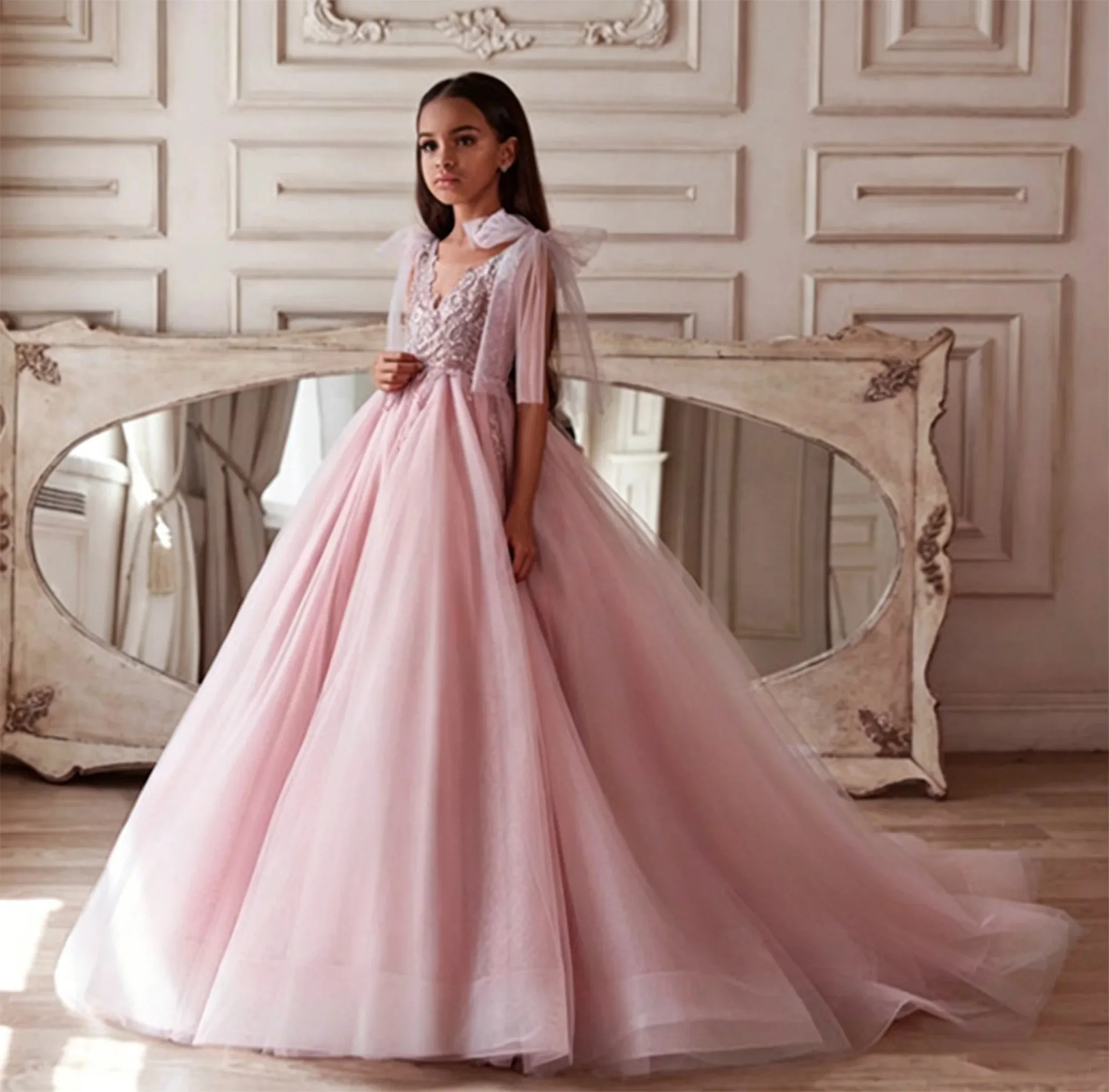 Customized Luxury Lace Trailing Flower Girl Dress Wedding Formal Part Tulle Shoulder Bow Beaded Sequin Princess Dress Girls
