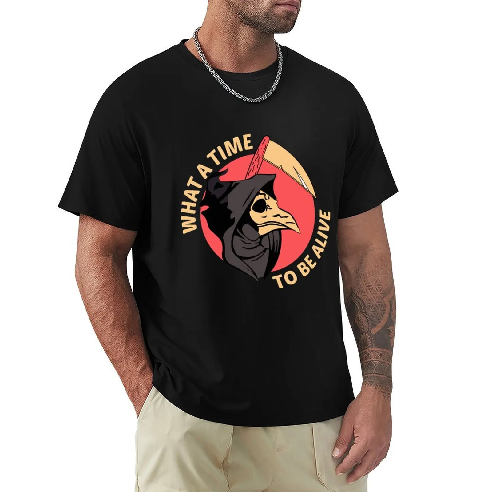 T-shirt « What A Time To Be Alive » avec un design graphique simple