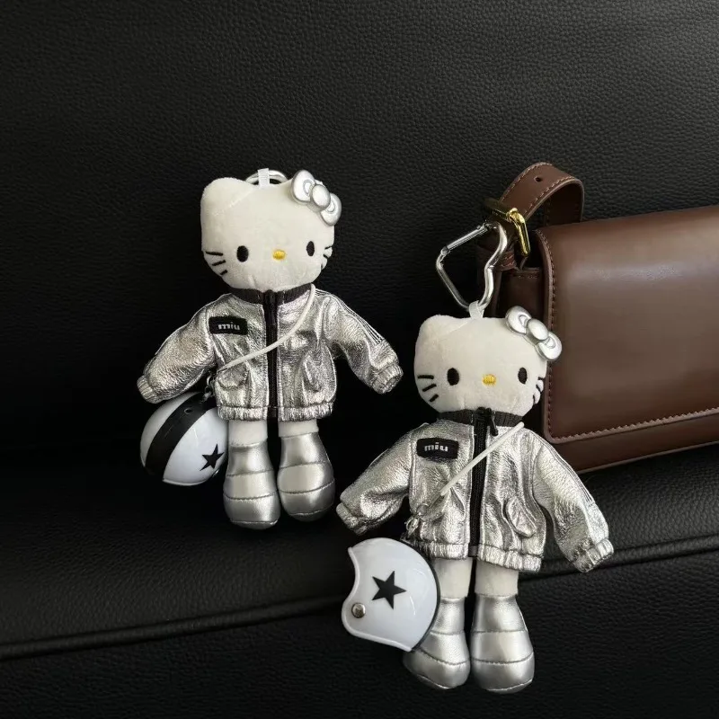 

Новый мотоцикл ручной работы для девочек с длинными ногами Hellokittys, плюшевая кукла, юбка с подвеской, одежда для малышей, кукла, кулон, брелок