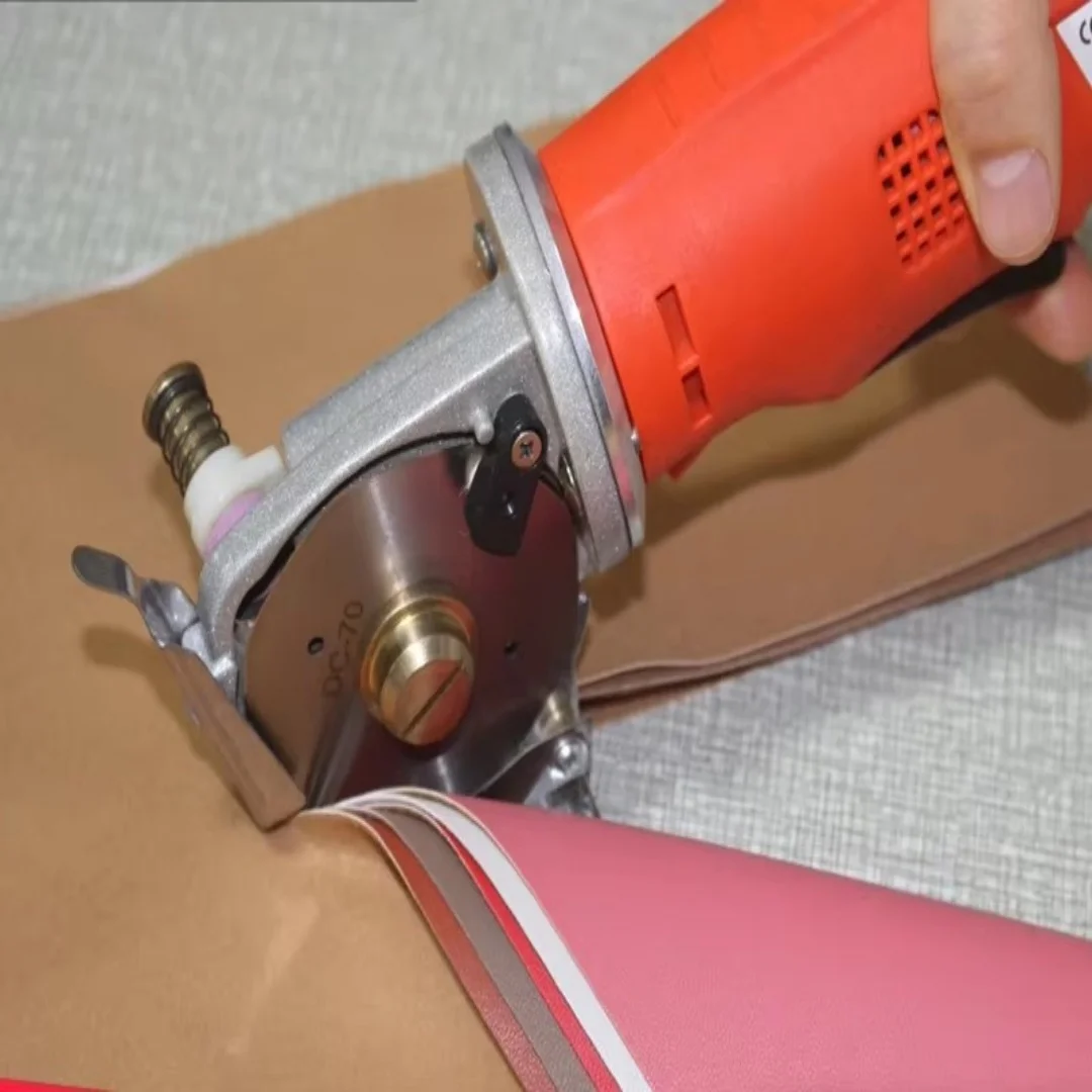 Portable electric scissors with charger, chargeable electric cutter for cloth fabric leather with 70mm round blade