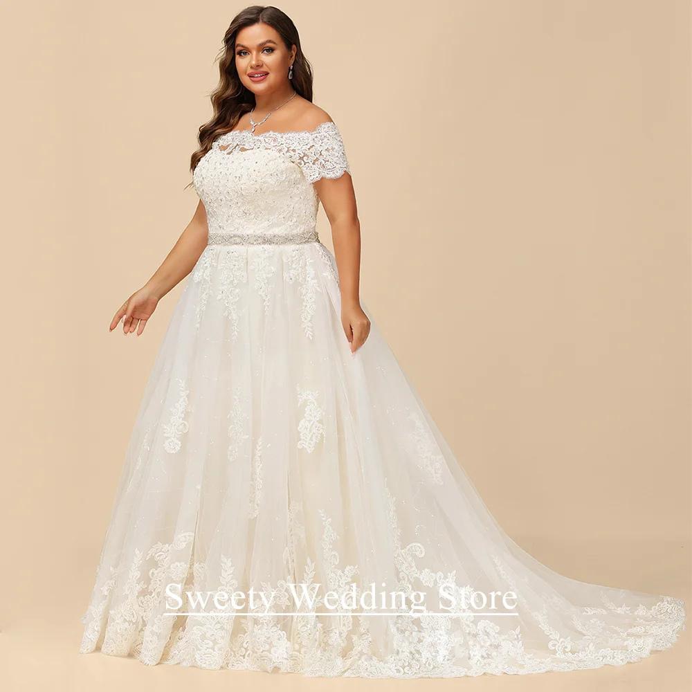 بالاضافة الى حجم فستان الزفاف مخصص قبالة الكتف الديكور مطرزة زين الوهم عودة زيبر أزرار بريق ثوب الزفاف