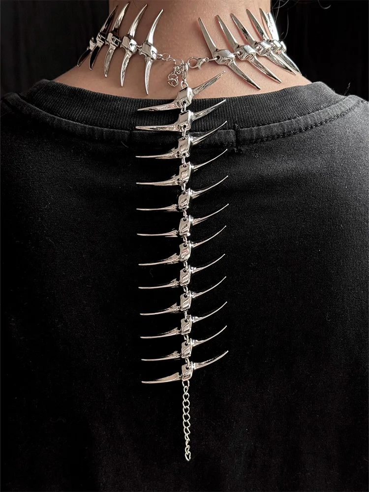 The Fishbone Shackle Necklace In A Punk And Cold Style, Made Of Copper Alloy, Is A Neutral Carnival Jewelry Accessory