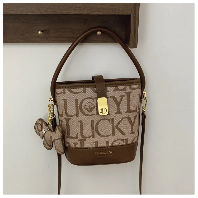 

Fashion High-end PU Leather Work Commute Tote Shoulder Bag New Arrival Trendy Niche Crossbody Handbag for Women