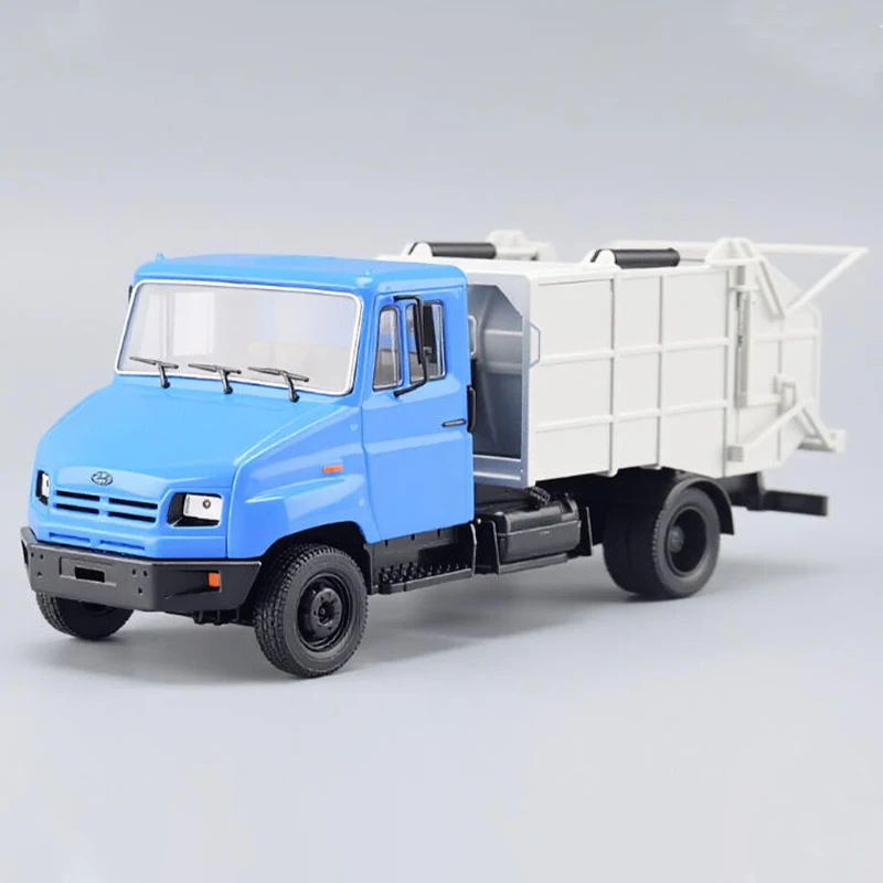 

1:43 Scale Plastic Model Soviet KO-442 Rear-loading Refuse Collection Vehicle Static Display Collectible Gifts Souvenir