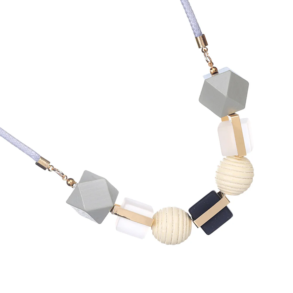 

1pc Wooden Beads Necklace Short Style Creative Geometric Decorative Gift Collarbone Chain Accessory For Women Party Random Color