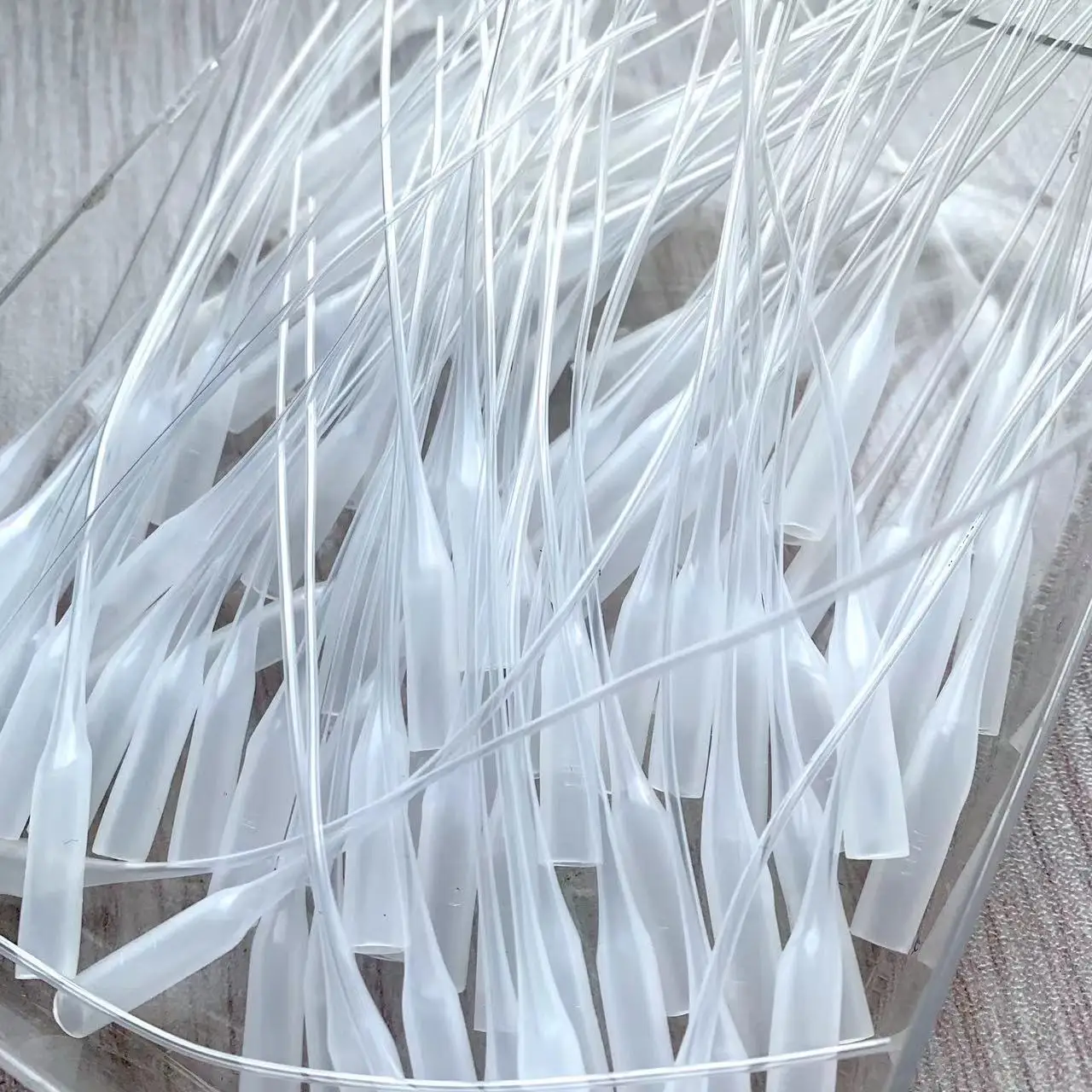 100Pcs Glue Micro-Tips Plastic Glue Bottle Tips Glue Extender Precision Applicator Dropping Tube Nozzle For Crafting Lab